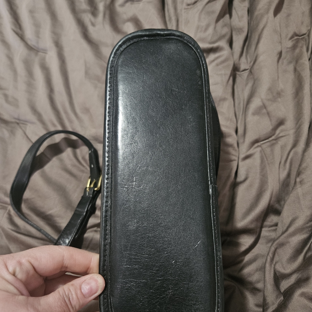 VINTAGE Coach Oliver Black Leather Bag with Gold Accents - Picture 5 of 5